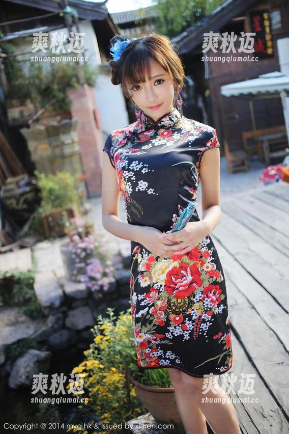 美媛馆 - 校服or日常？看瑞莎Trista在图库中如何混搭精选！