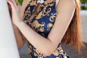 美媛馆 – 短裙的优雅与黄乐然的气质，高清写真间让人不禁沉淀下来，细细品味这一份静谧。