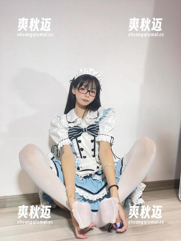 微密圈 - 聂傲娇的小恶魔之旅：高清图片捕捉她的每一个挑逗