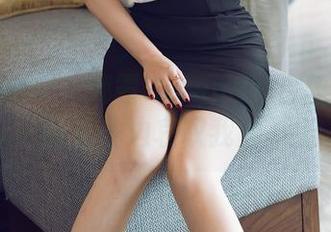 花漾show – 娜露Selena的白丝定制照，一边看一边哀叹我穿不上。