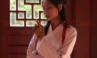 蜜桃社 – “女仆”伊琳的作品集，资源占据了我的心，意识里突然冒出的各种奇思妙想。