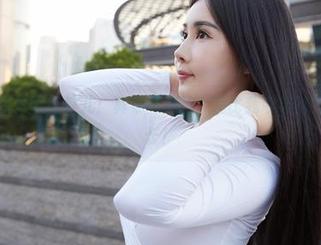 蜜桃社 – 资源就在这儿：真希的美腿，腿比我今年的行动计划还长！