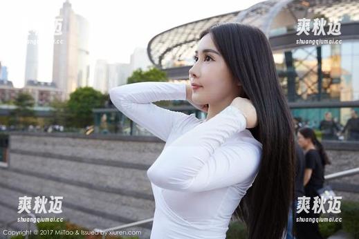 蜜桃社 - 资源就在这儿：真希的美腿，腿比我今年的行动计划还长！