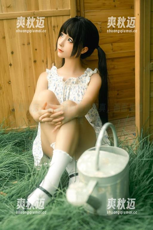 学姐风范：蠢沫沫的高清写真，画面里也有点傻气