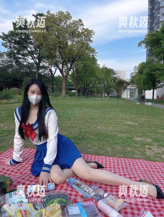 微密圈 - 软妹小九九的最新作品集，蓝色油亮，让人一眼就“油”（oops）