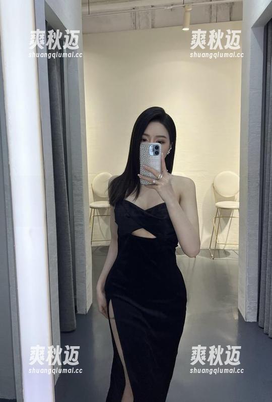 微密圈 - 资源大放送！金希儿教你如何优雅地穿梭于黑色镂空之间哈！