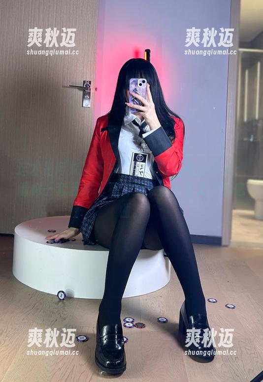 这才是阿九从不咕咕(九言)的私拍合集：看似一套清纯，其实更像是一首无声的恋曲。