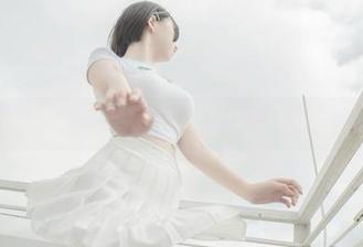 看完阿薰kaOri的女神高清美图，我的眼睫毛都快翘了。