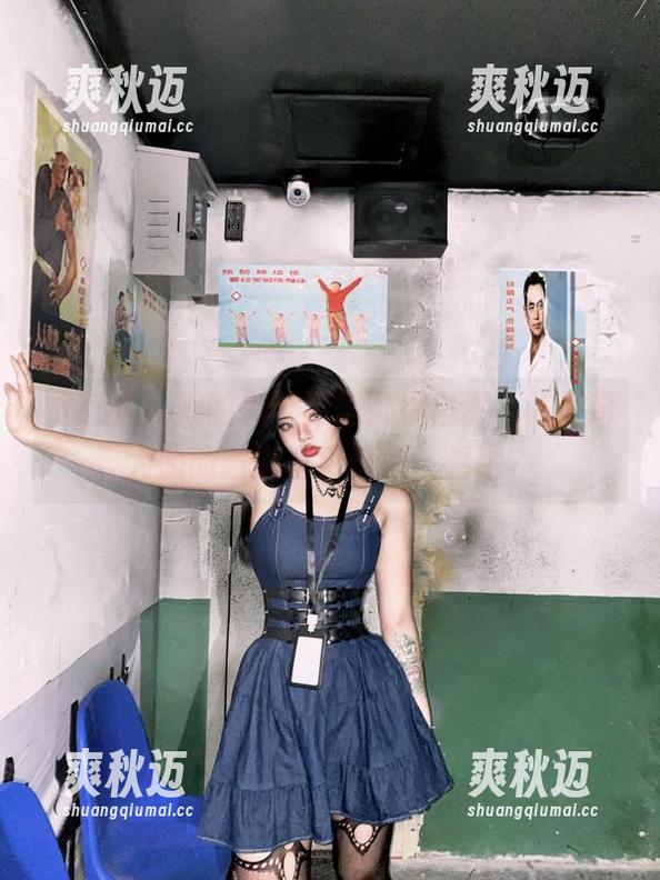 微密圈 - 她的每个姿势都很自然，陈佩奇大胆的瑜伽写真值得一看吧？