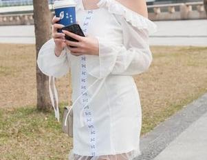 魔镜街拍 – 下载不停，凯恩图包里的心事，你猜我会不会告诉你？