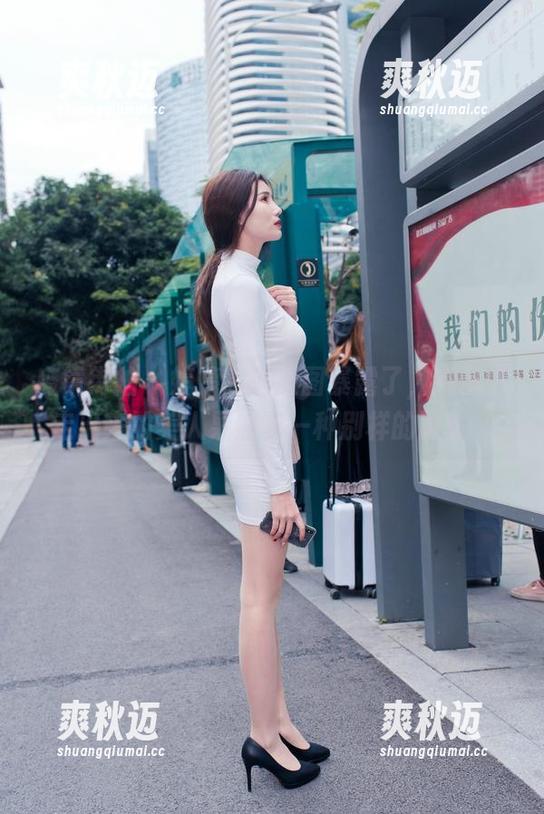 魔镜街拍 - 婷婷高清原图暴露了，寒风中走出来的美人果然有一种别样的诱惑。