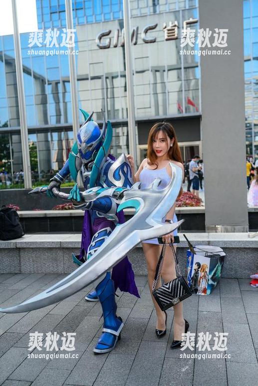 魔镜街拍：在街头乱晃的运动装美女高清图册，敢来看吗？