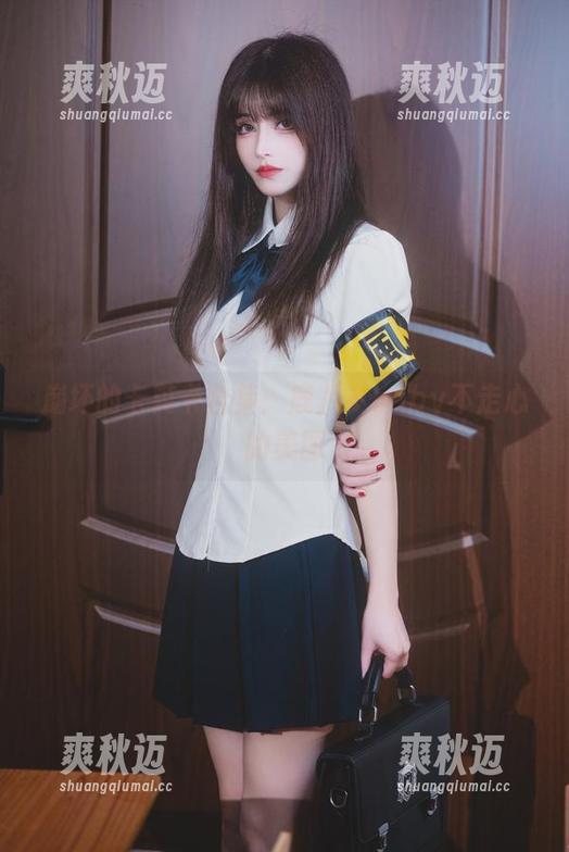 崩坏的卡芙卡合集：鹿八岁baby不走心的美图