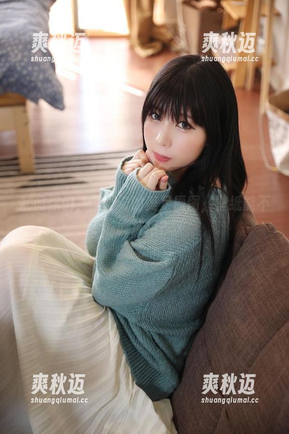 就问你们，鹿野希的美足原图，壁纸能不能抗拒？